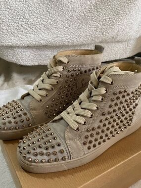 Christian Louboutin Louis Flat Spike High Top Sneakers - Colombe beige